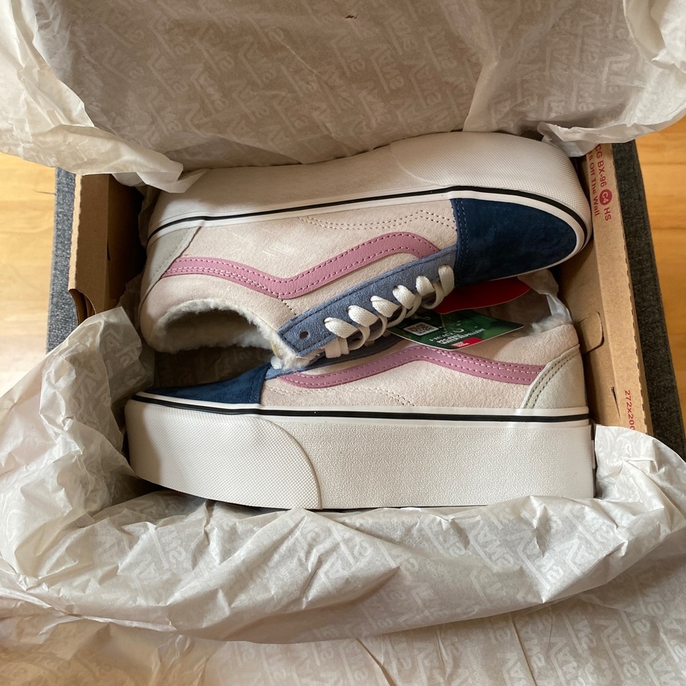 VANS Old Skool Sherpa Platform Shoes - Picture 5 of 12